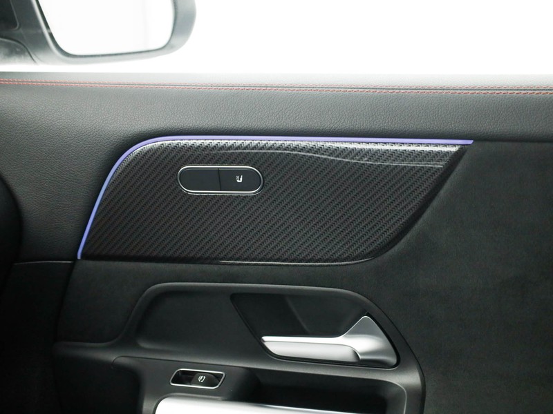 Mercedes GLA 200 d amg line advanced plus auto diesel bianco