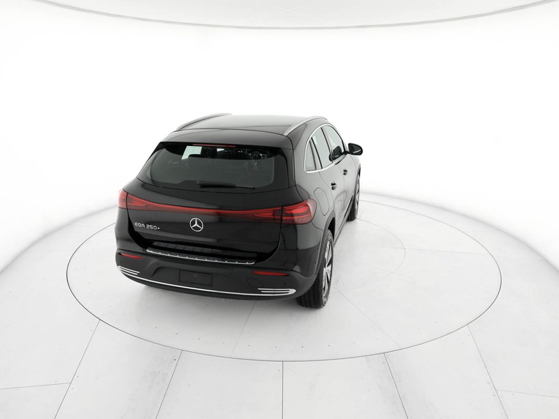 Mercedes EQA 250 +  nero