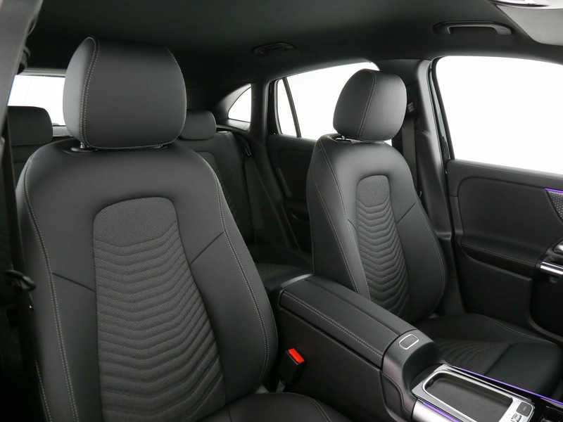 Mercedes EQA 250 +  nero