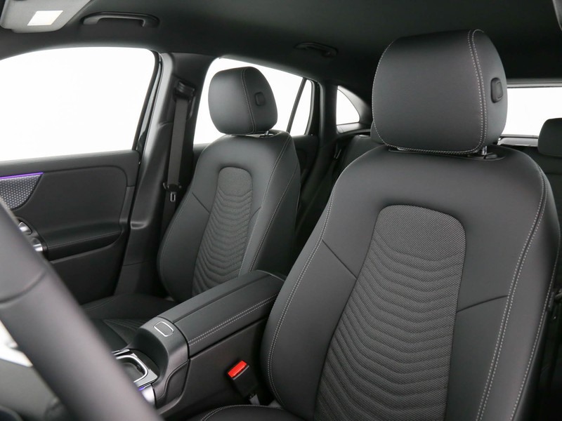 Mercedes EQA 250 +  nero