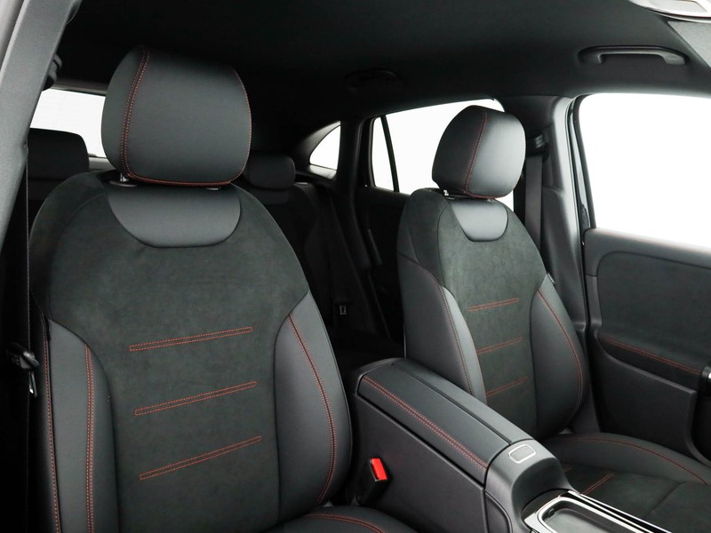 Mercedes GLA 200 d amg line extra auto diesel nero