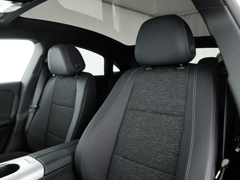 Mercedes CLA Coupè 180 amg line premium auto ibrido bianco