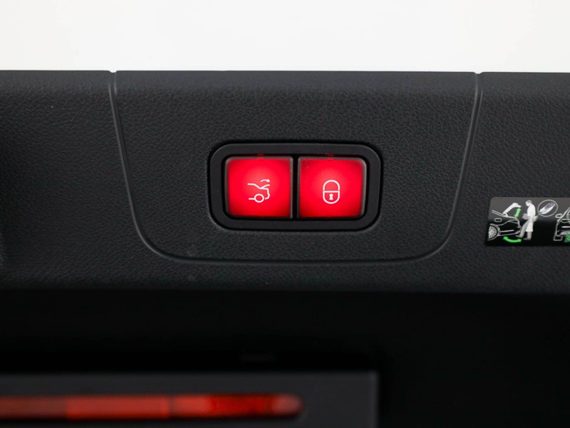 Mercedes CLA Coupè 180 amg line premium auto ibrido bianco