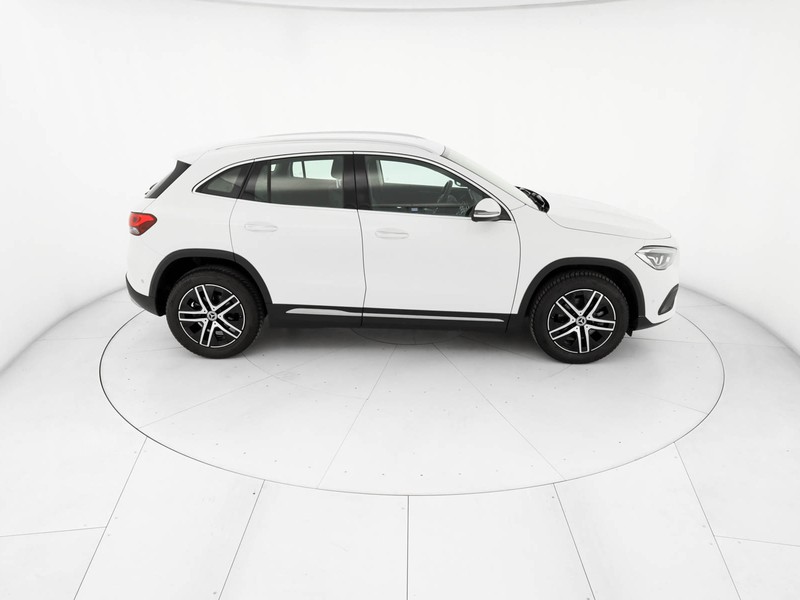 Mercedes GLA 200 d sport plus auto diesel bianco