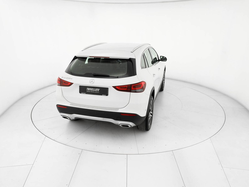Mercedes GLA 200 d sport plus auto diesel bianco