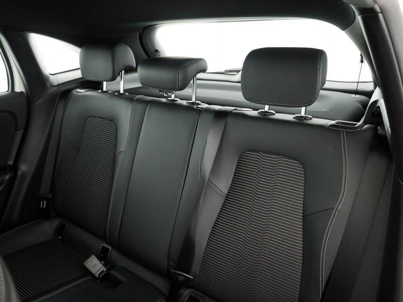Mercedes GLA 200 d sport plus auto diesel bianco