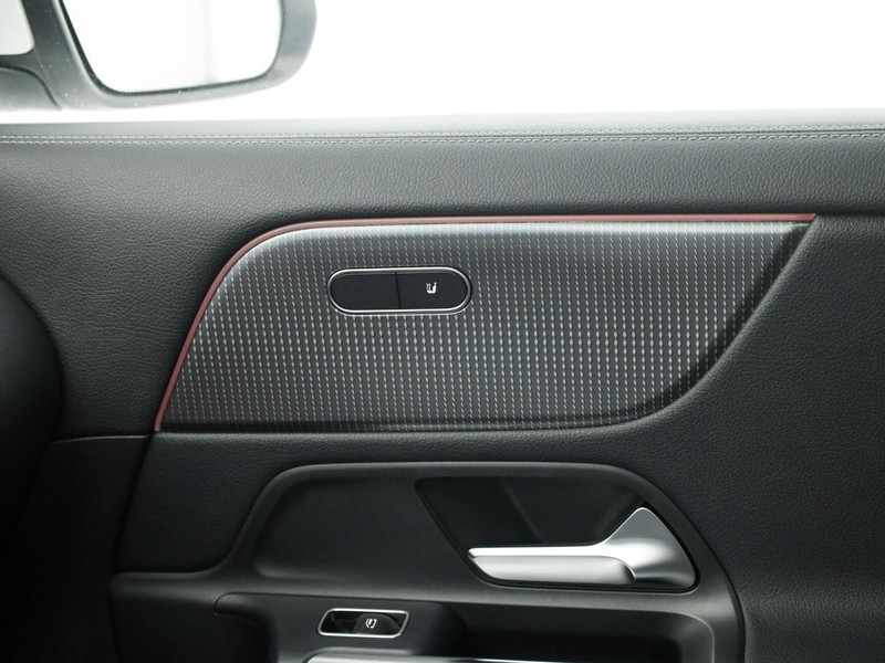 Mercedes GLA 200 d sport plus auto diesel bianco
