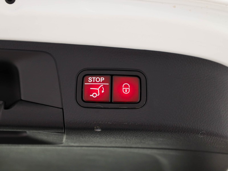 Mercedes GLA 200 d sport plus auto diesel bianco