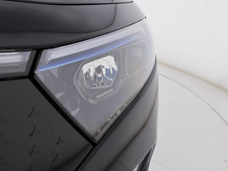 Mercedes EQA 250 +  nero