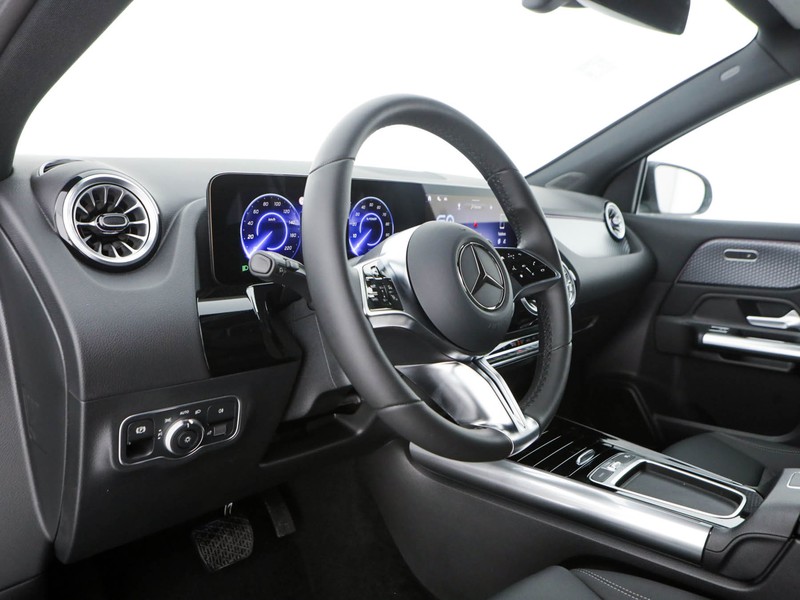 Mercedes EQA 250 +  nero