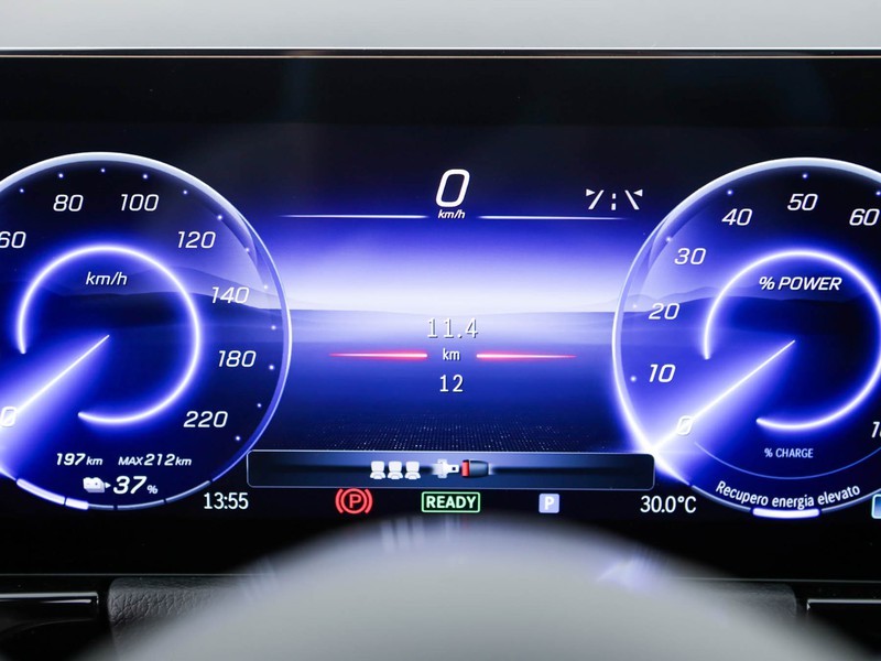 Mercedes EQA 250 +  nero