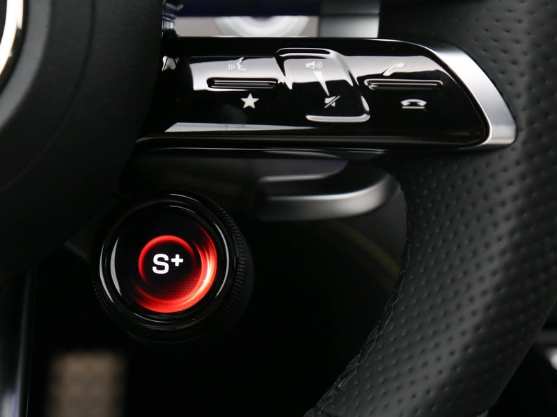 AMG GT-4 coupe 63 s e-performance premium plus 4matic+ auto ibrido bianco