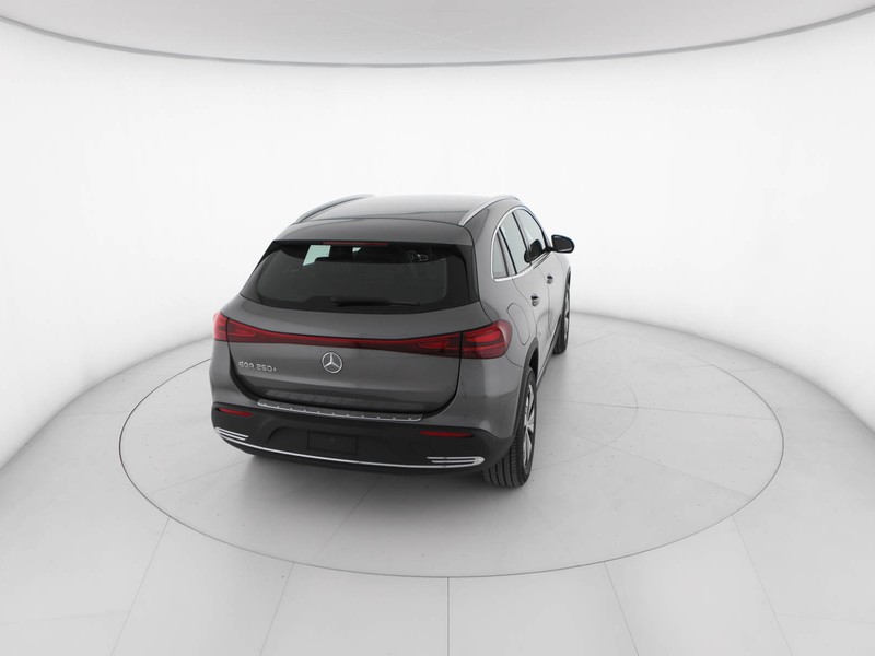 Mercedes EQA 250 +  grigio