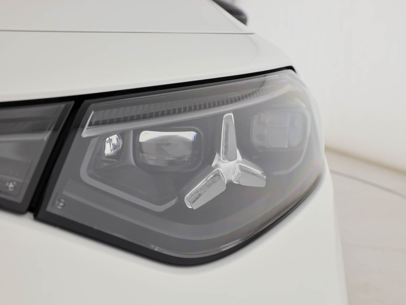 Mercedes GLB 220 4MATIC IBRIDA  bianco