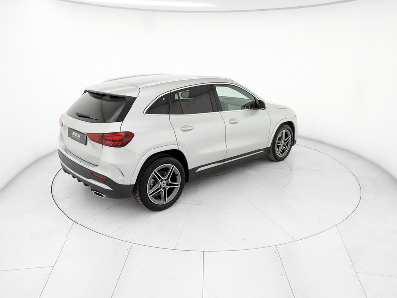 Mercedes GLA 200 d amg line advanced plus auto diesel argento
