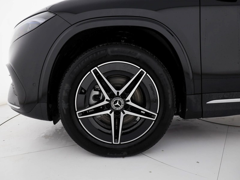 Mercedes EQA 300 amg line advanced 4matic elettrica nero