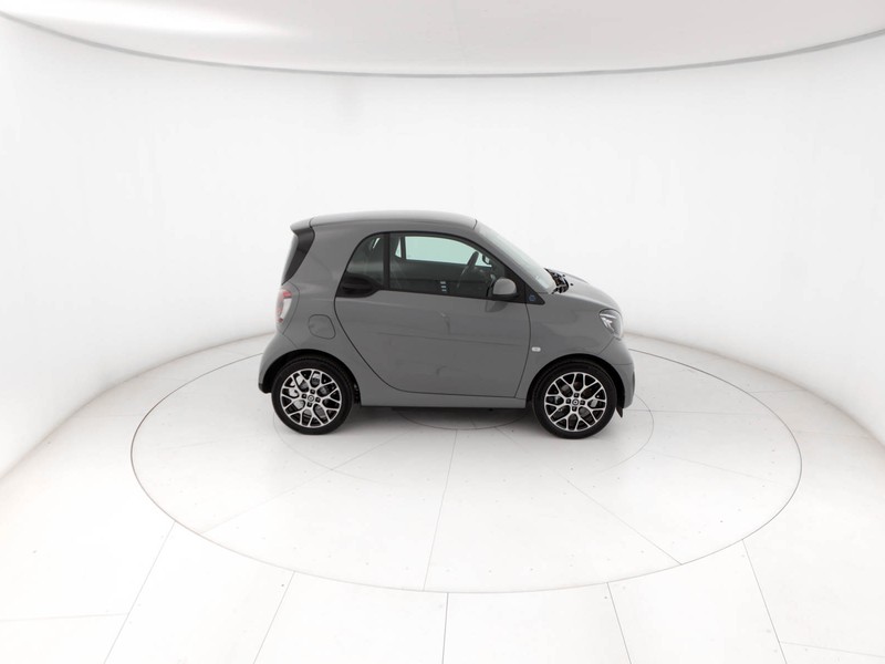 Smart Fortwo eq racingrey 22kw elettrica nero
