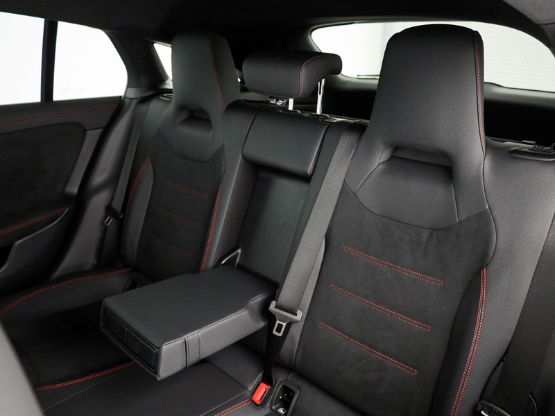 Mercedes CLA Shooting Brake  200 d amg line advanced plus auto diesel nero