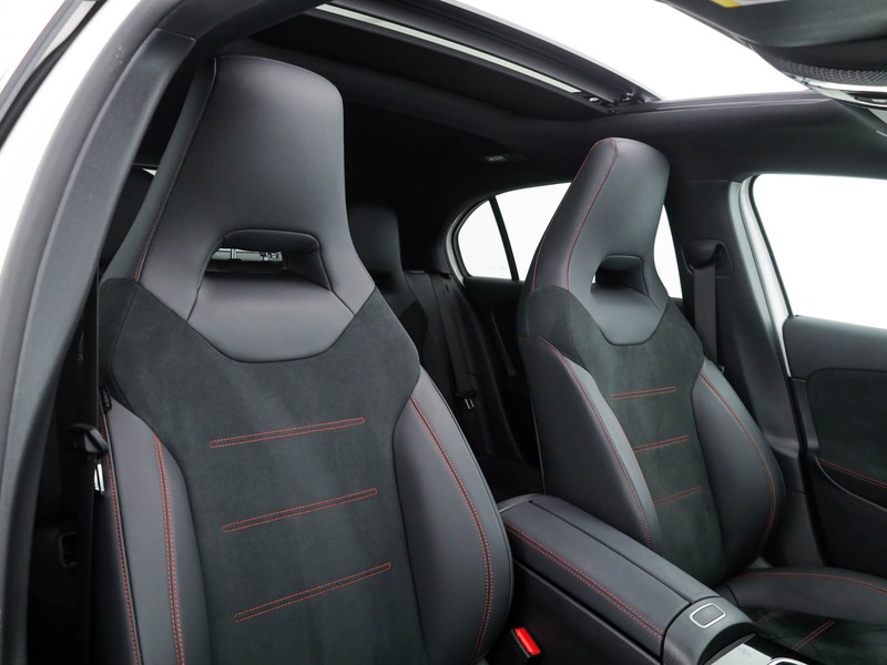 AMG Classe A a amg 35 amg line premium 4matic auto ibrido bianco