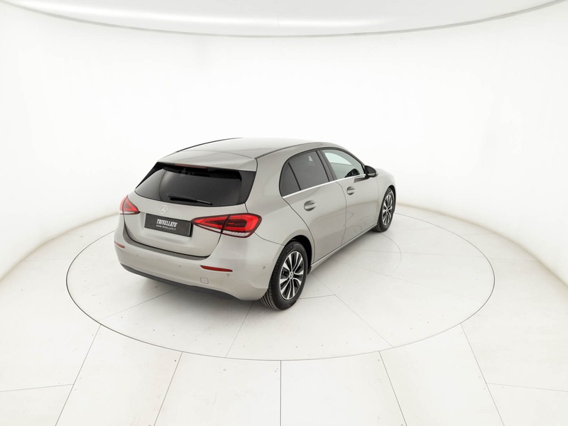 Mercedes Classe A 180 d business extra auto diesel argento