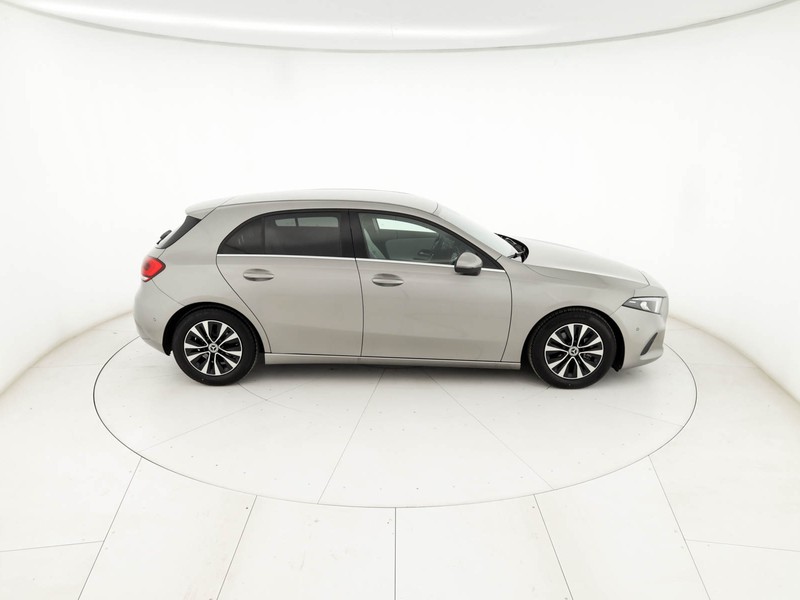 Mercedes Classe A 180 d business extra auto diesel argento