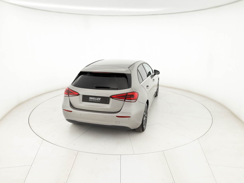 Mercedes Classe A 180 d business extra auto diesel argento