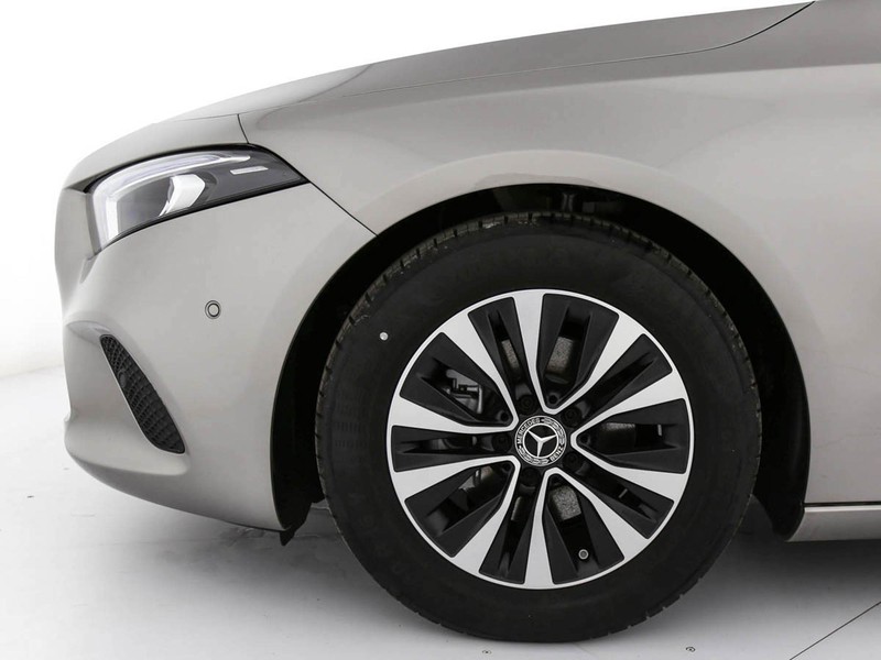 Mercedes Classe A 180 d business extra auto diesel argento