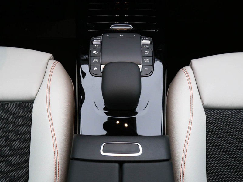 Mercedes Classe A 180 d business extra auto diesel argento
