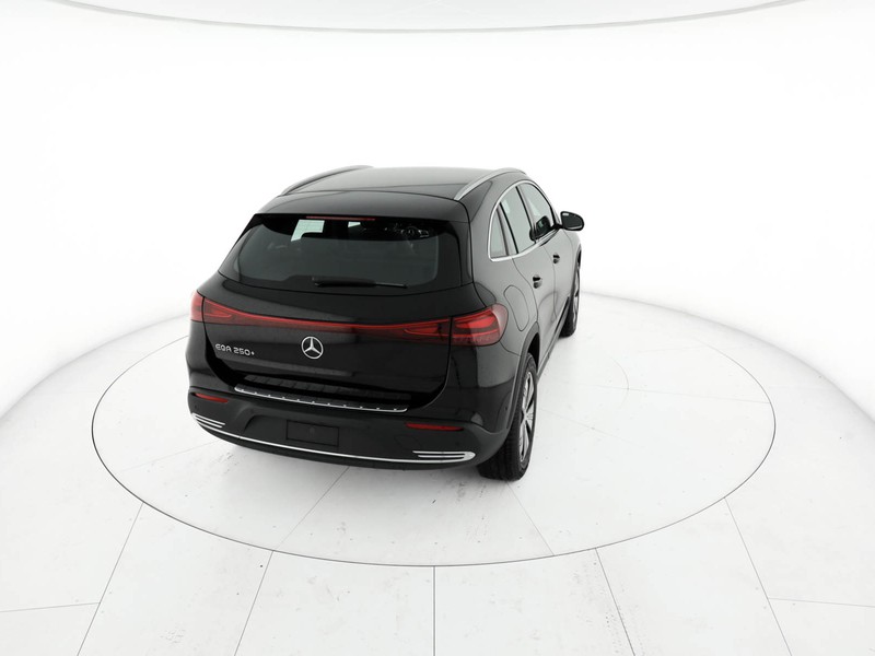 Mercedes EQA 250+  nero