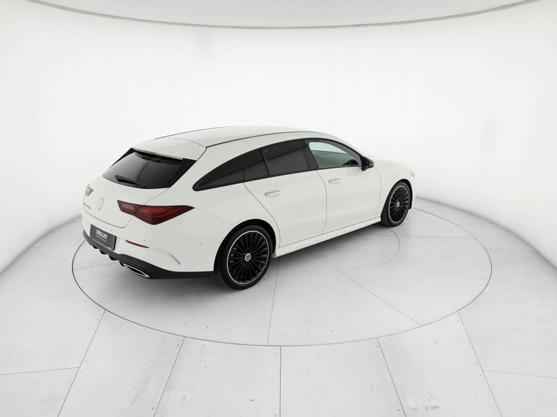 Mercedes CLA Shooting Brake  200 d amg line advanced plus auto diesel bianco