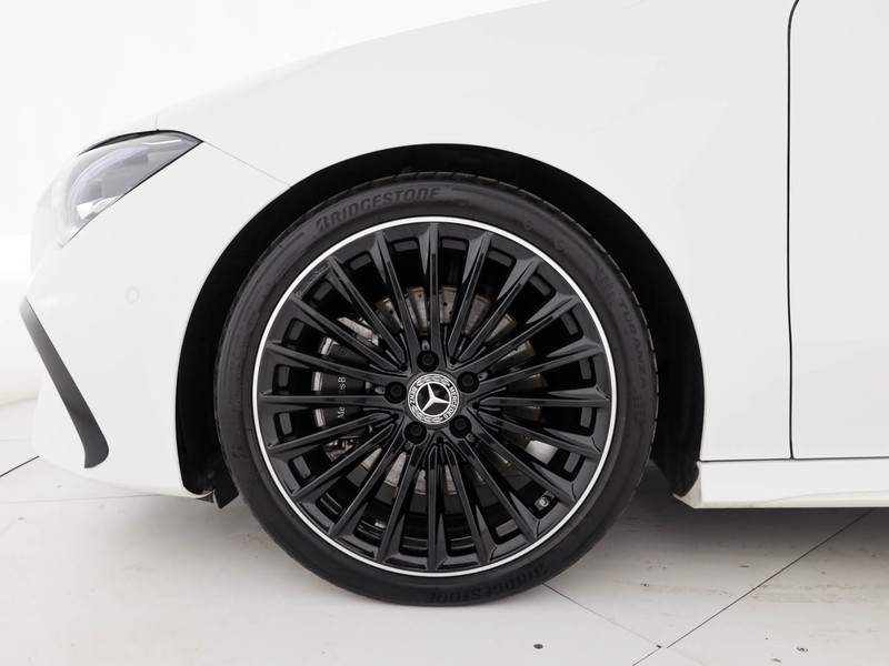 Mercedes CLA Shooting Brake  200 d amg line advanced plus auto diesel bianco