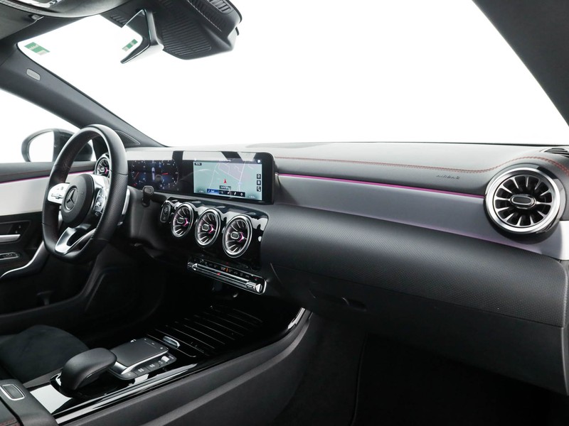 Mercedes CLA Shooting Brake  200 d premium auto diesel bianco