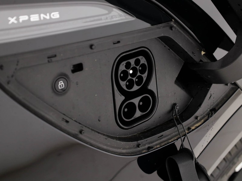 XPENG G6 XPENG RWD Standard Range elettrica nero