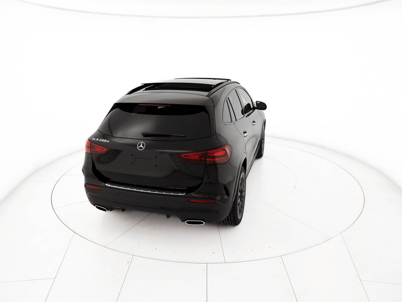 Mercedes GLA 200 d amg line extra auto diesel nero