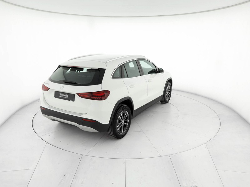 Mercedes GLA 180 d advanced auto diesel bianco