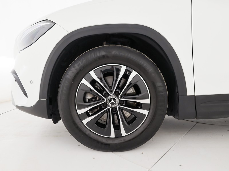 Mercedes GLA 180 d advanced auto diesel bianco