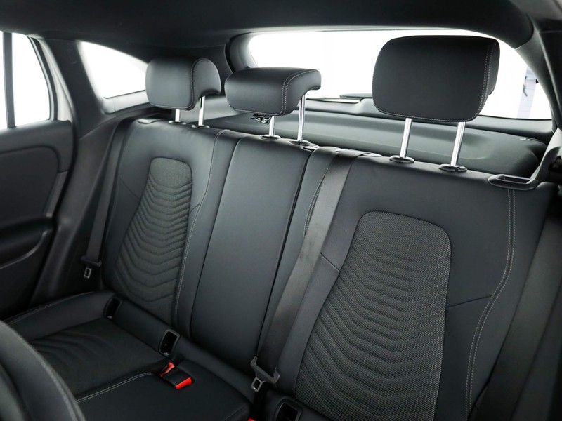 Mercedes GLA 180 d advanced auto diesel bianco