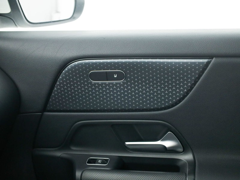 Mercedes GLA 180 d advanced auto diesel bianco