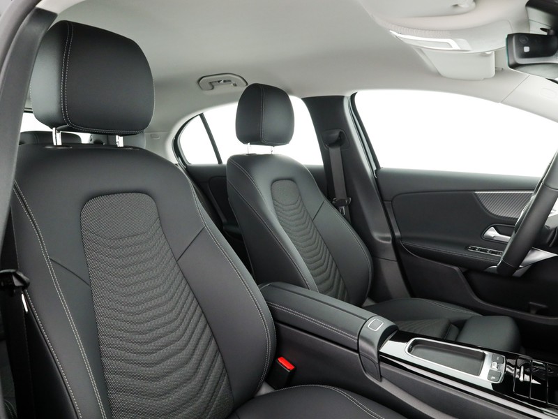 Mercedes Classe A 180 d progressive advanced auto diesel nero