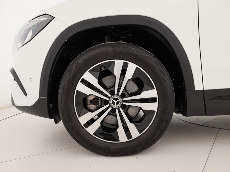Mercedes GLA 180 progressive advanced plus auto ibrido bianco