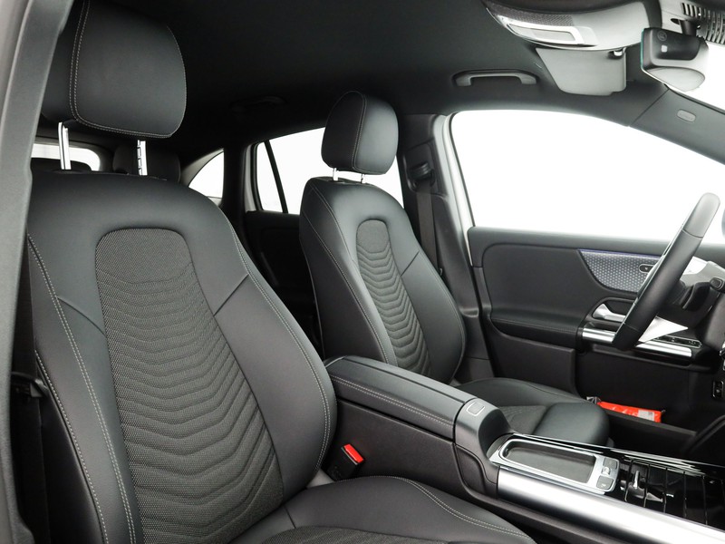 Mercedes GLA 180 progressive advanced plus auto ibrido bianco