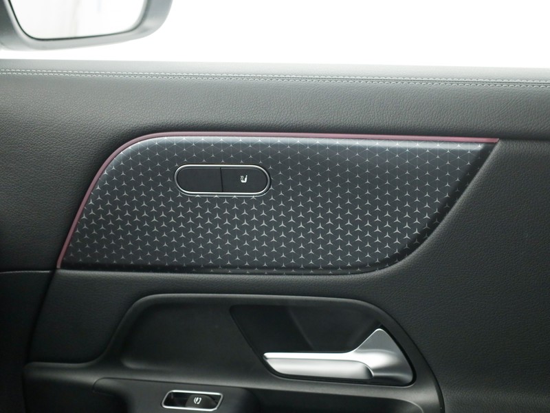 Mercedes GLA 180 progressive advanced plus auto ibrido bianco