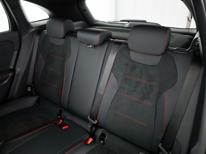 Mercedes GLA 200 d amg line extra auto diesel nero