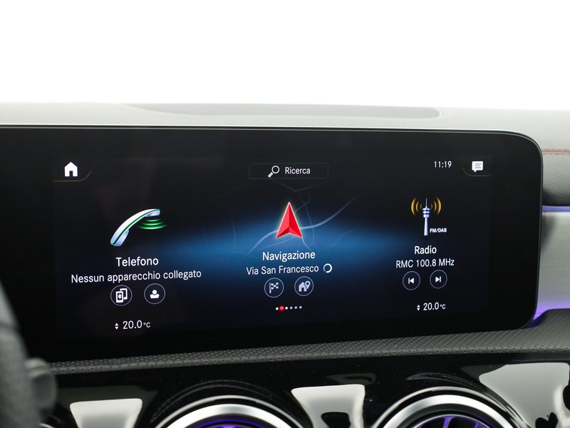 Mercedes CLA Shooting Brake  200 d premium auto diesel bianco