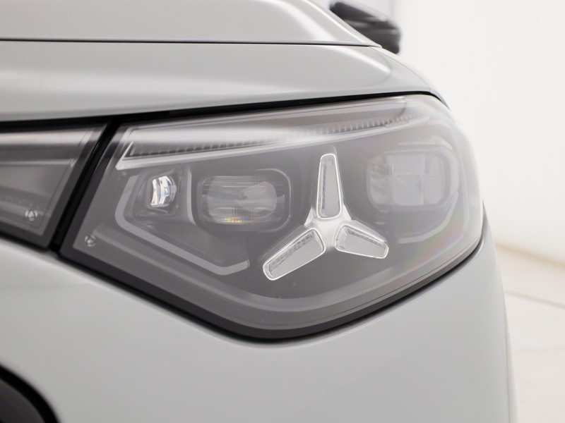 Mercedes GLB eq 250+ amg line premium elettrica grigio
