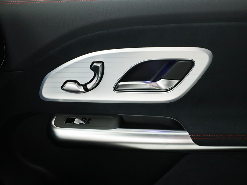 Mercedes GLB eq 250+ amg line premium elettrica grigio