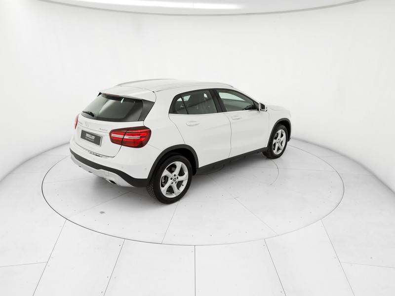Mercedes GLA 200 d sport 4matic auto diesel bianco
