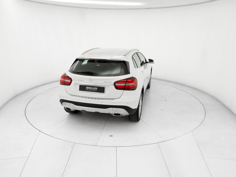 Mercedes GLA 200 d sport 4matic auto diesel bianco