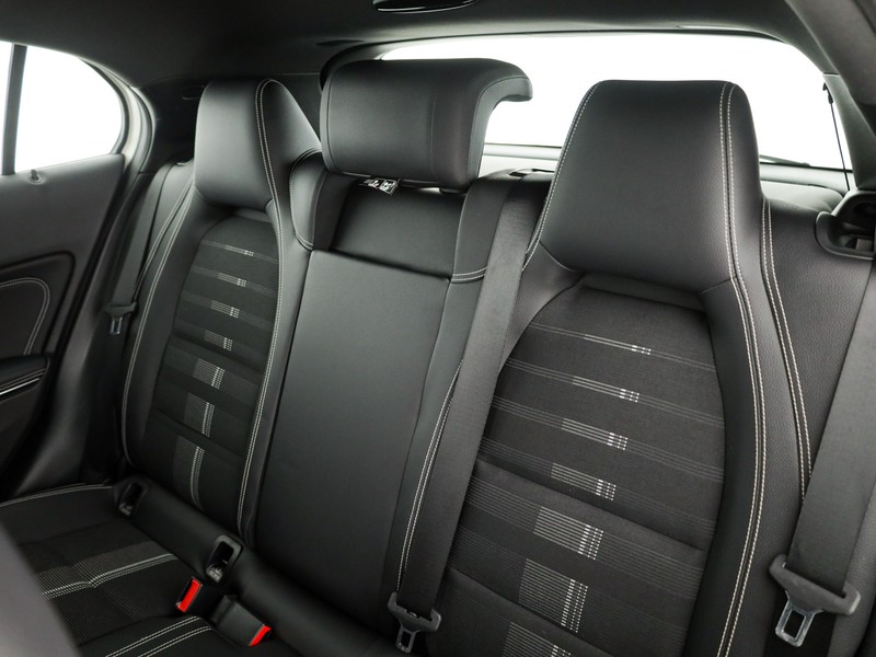 Mercedes GLA 200 d sport 4matic auto diesel bianco