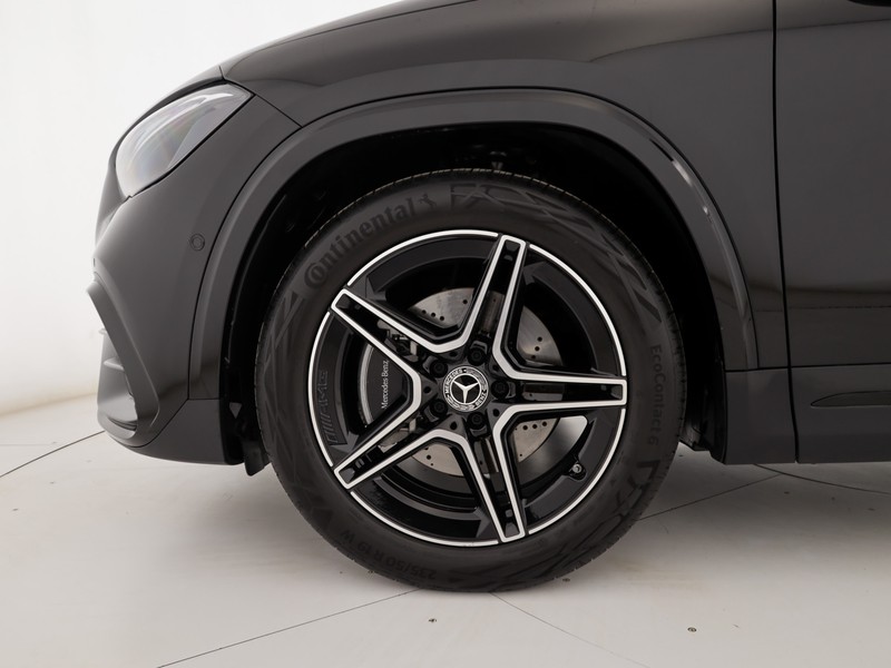 Mercedes GLA 180 amg line advanced plus auto ibrido nero